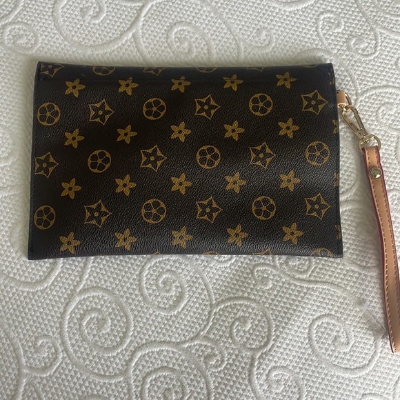 Elim & Paul Patterned Wristlet with Card Case Brown/Gold - Picture 5 of 6